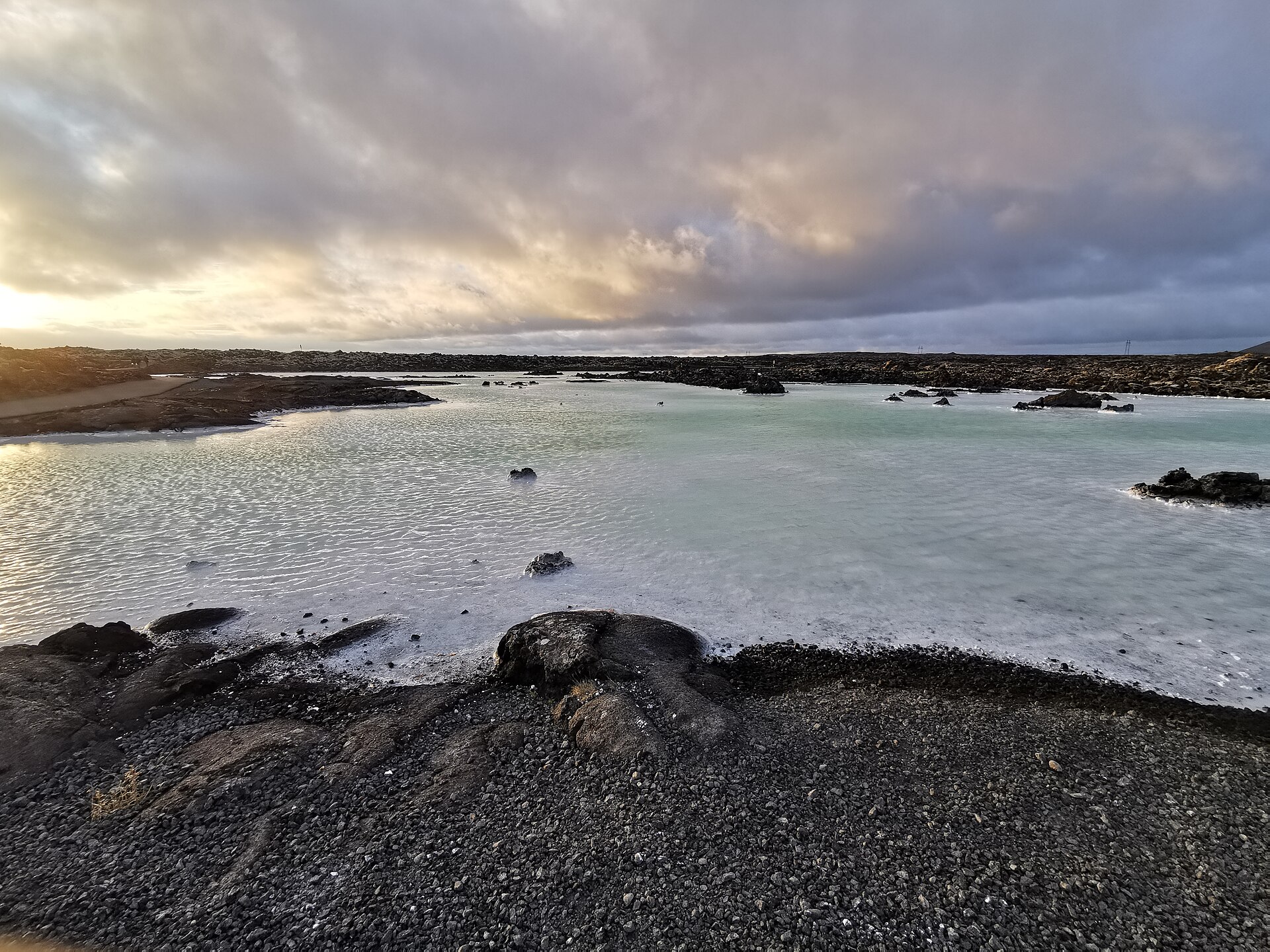 アイスランド観光スポット ブルーラグーン地熱温泉