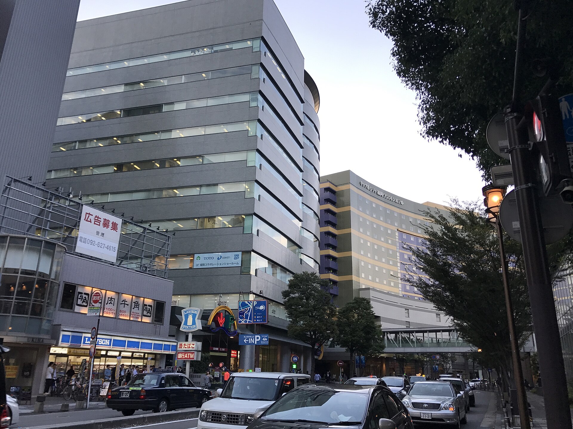 후쿠오카 여행지 캐널시티 하카타 인공 운하와 분수